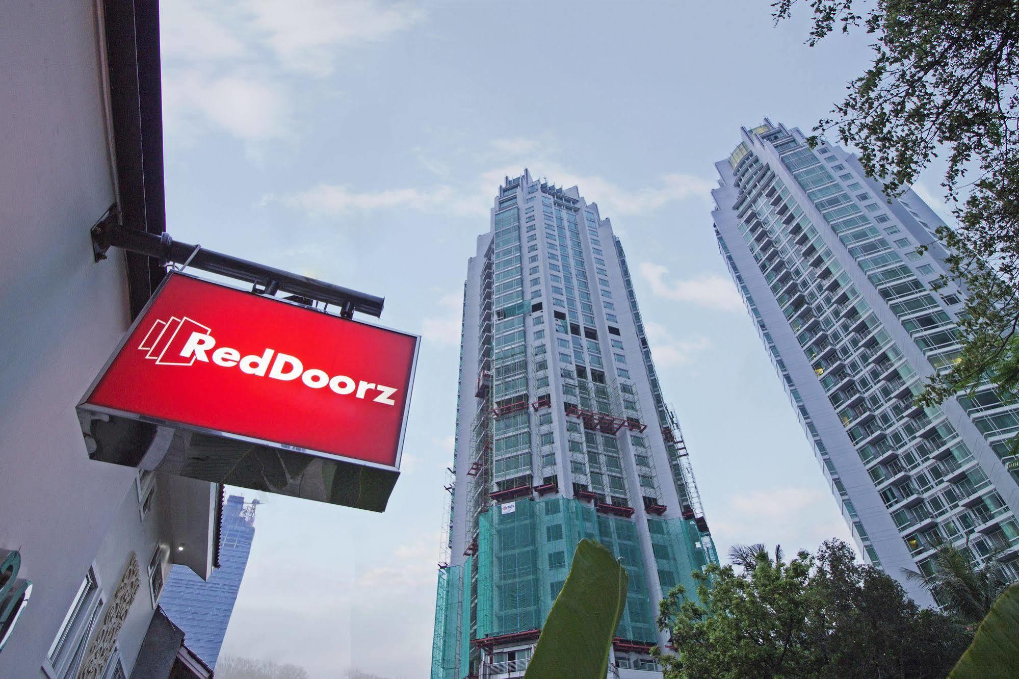 Reddoorz Plus @ Setiabudi Eight Cakarta Dış mekan fotoğraf
