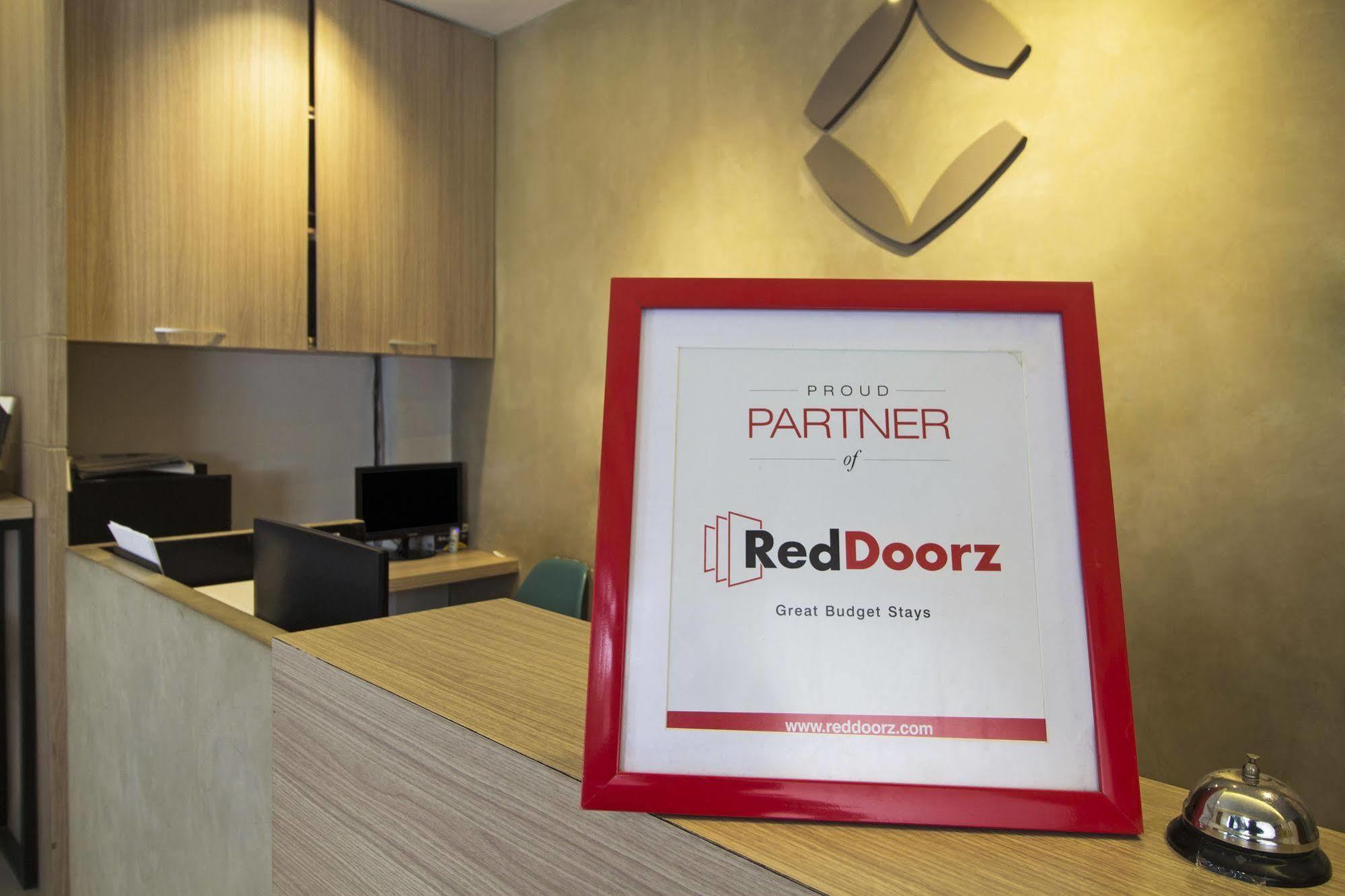 Reddoorz Plus @ Setiabudi Eight Cakarta Dış mekan fotoğraf