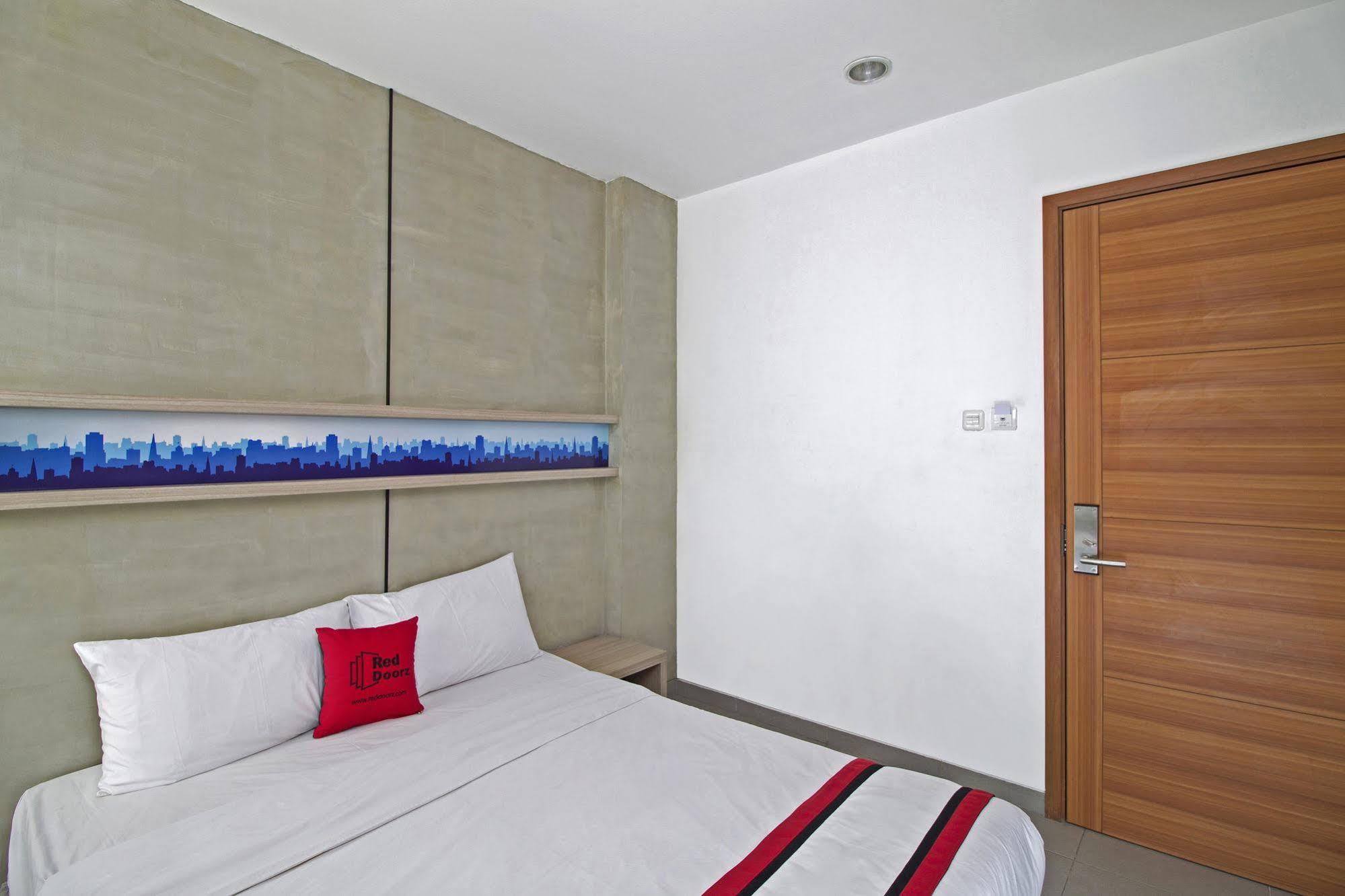 Reddoorz Plus @ Setiabudi Eight Cakarta Dış mekan fotoğraf