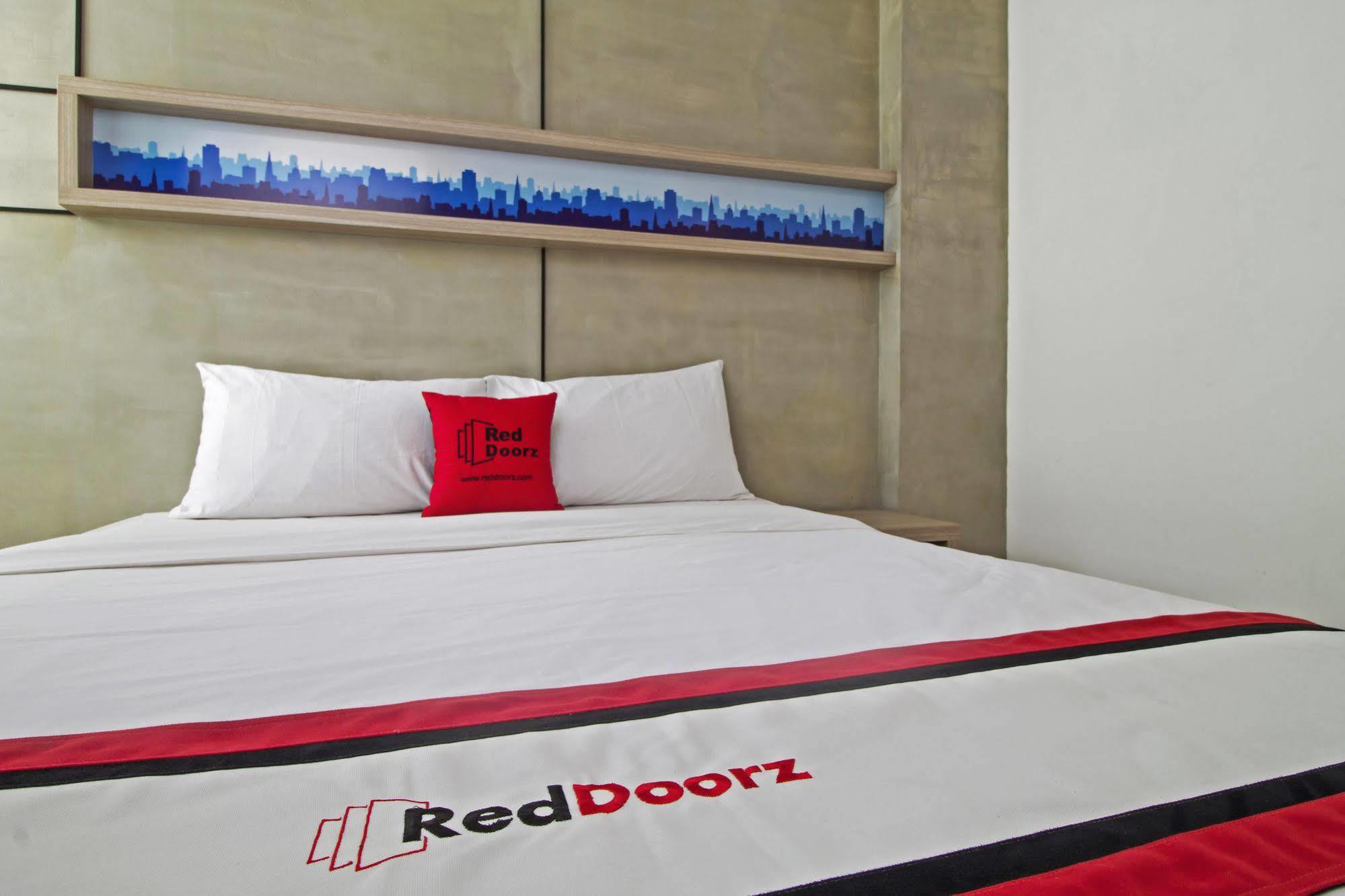 Reddoorz Plus @ Setiabudi Eight Cakarta Dış mekan fotoğraf